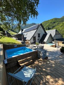 Le René-Sens, chalet 5p avec bain nordique, piscine et vue Pyrénées