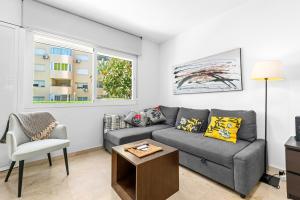 Apartment with Terrace and Pools in the Port