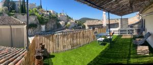 Studio et terrasse avec vue sur la vieille ville