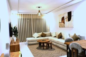 Apartment with pool and sea view 300 m from beach