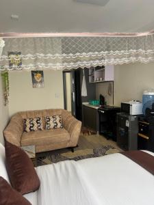 Fabulous suites Airport Homes