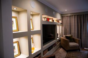2 Bed Ground floor Apartment with parking