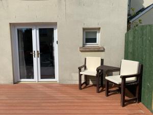 2 Bed Ground floor Apartment with parking