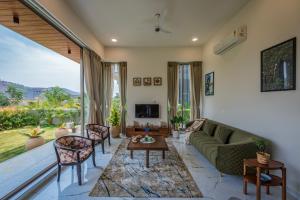 SaffronStays Twin & Tonic