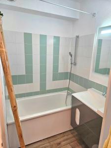 Canet Beach Sea View Apartment with Pool