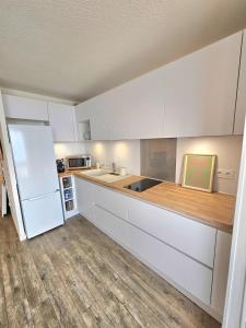 Canet Beach Sea View Apartment with Pool