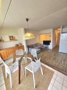 Canet Beach Sea View Apartment with Pool