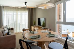 NEW SEAVIEW & SKY APARTMENT Playa De Oro 13rd floor con Parking