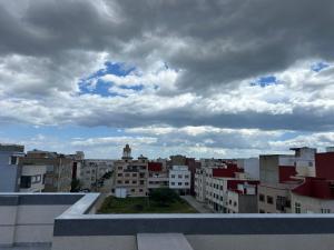 Estudio equipado dos personas con ascensor y terraza cerca de aeropuerto de Tetuan Lot Swani