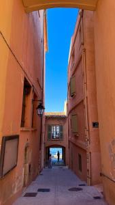 Ambiance cosy et élégante au cœur du vieux village