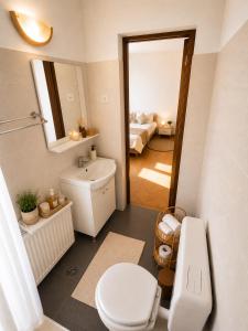 Madalinas House - Cozy Central 2-Bedroom Apartment