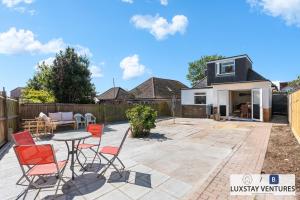 FREE Parking - Driveway - South Downs - Garden - Sleeps 11