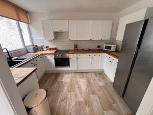 Central House Sleeps 8 with Sauna, EV, Parking