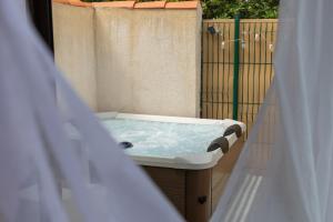 Cocon sous les pins - Jacuzzi, Terrasse & Clim