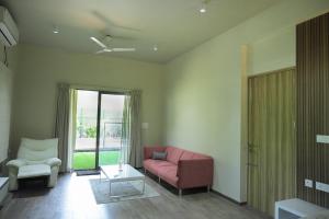 Rare Aura Villa
