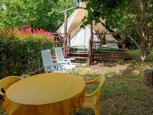 Yurta con uso piscina e vista meravigliosa