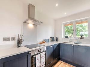 Herons Den - Uk44529