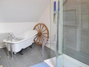Granny Mcphees Cottage Hssh