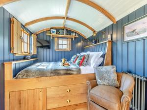 Flossys Hut - Uk43675