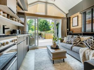 Aqueduct Hideaway