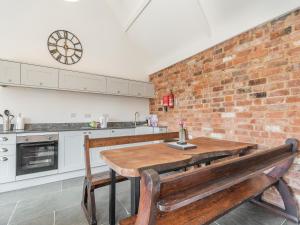 The Red Rooster - Uk44440