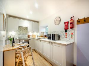 The Holly Tree Cottage