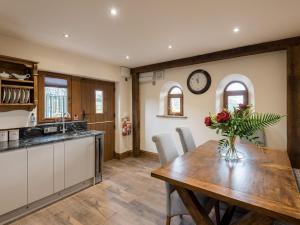 Cedar Barn - Uk33352