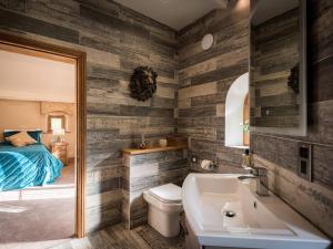 Cedar Barn - Uk33352