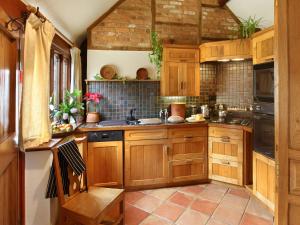 Hazelnut Cottage - Ukc4656