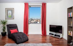 Sky View Apartment