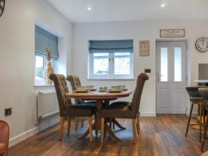 Station House - Uk50647
