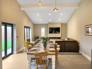 Arwen Barn - Uk50880