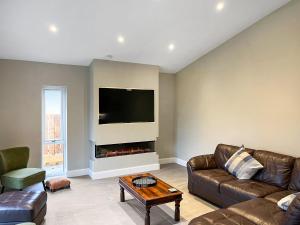 Arwen Barn - Uk50880