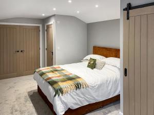 Arwen Barn - Uk50880