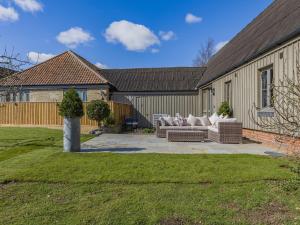 Orchard Barn
