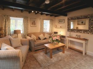 Chestnut Cottage - E5625