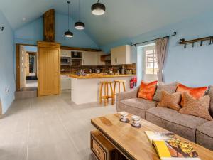 The Cowshed - Uk32570