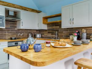 The Cowshed - Uk32570
