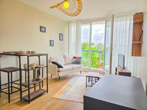 Le Boston - Balcon, Central & Stationnement