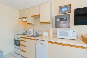 Oceanfront Escape Near Boardwalk & Sky Wheel Yachtsman 805