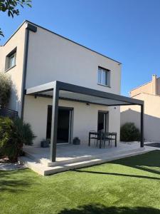 Villa ALMA, 3 chambres, piscine privée, Élégante maison familiale au calme entre Montpellier et la Méditerranée