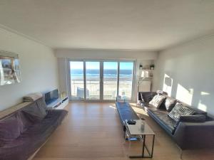 BEL AIR HOLIDAY - Spacious 1-bedroom apartment with sea view T134
