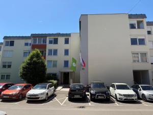 Urban Nature Ljubljana Apartment with Free Parking & Balcony