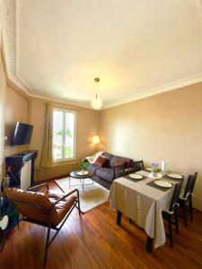 Charming apartment full of character near to Paris