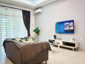 Botani Cyber 18 Landed Homestay