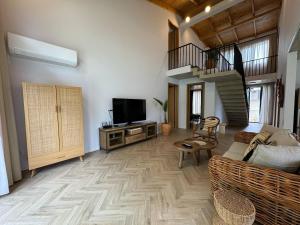 Home by Sea in Kaprovani 50M to sea