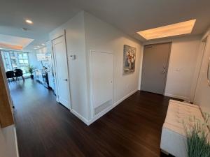2 BR and 2 Bath downtown with panoramic view of city