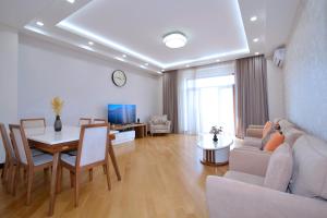 Kajaznuni Street, 3 bedrooms Luxury & Unique apartment QA888