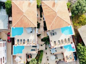 Leste Luxury Homes