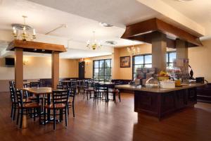 Super 8 by Wyndham Brockville